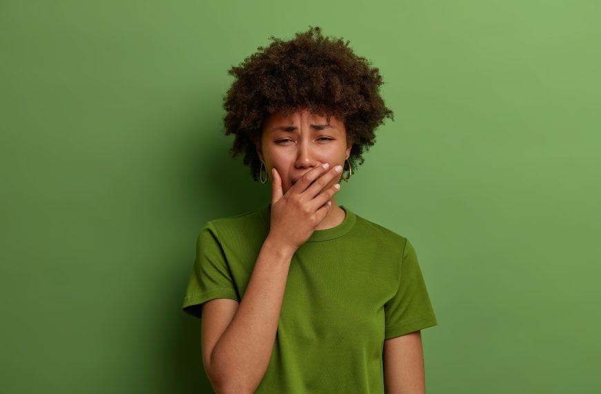 Goût métallique dans la bouche :…